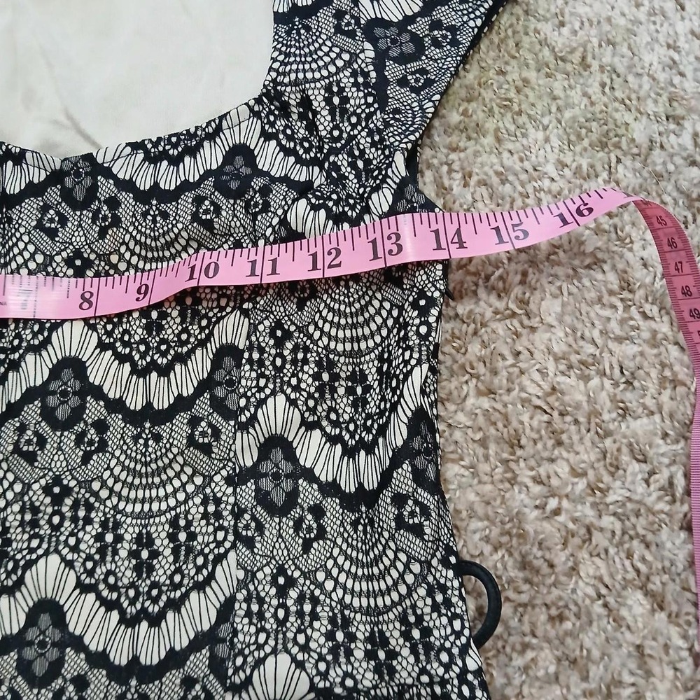 Cream and‎ black lace pencil dress, size small - Picture 6 of 7